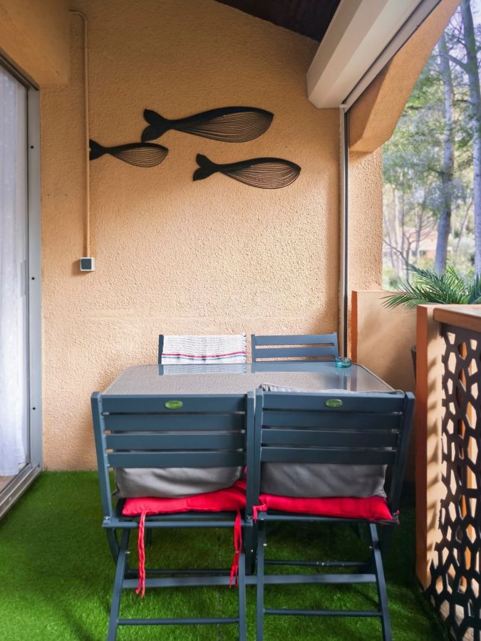 Une table pour les repas dehors